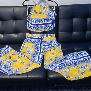 Akira 2 Piece Set/Outfit with Bandana top, Hi Waisted Pants L